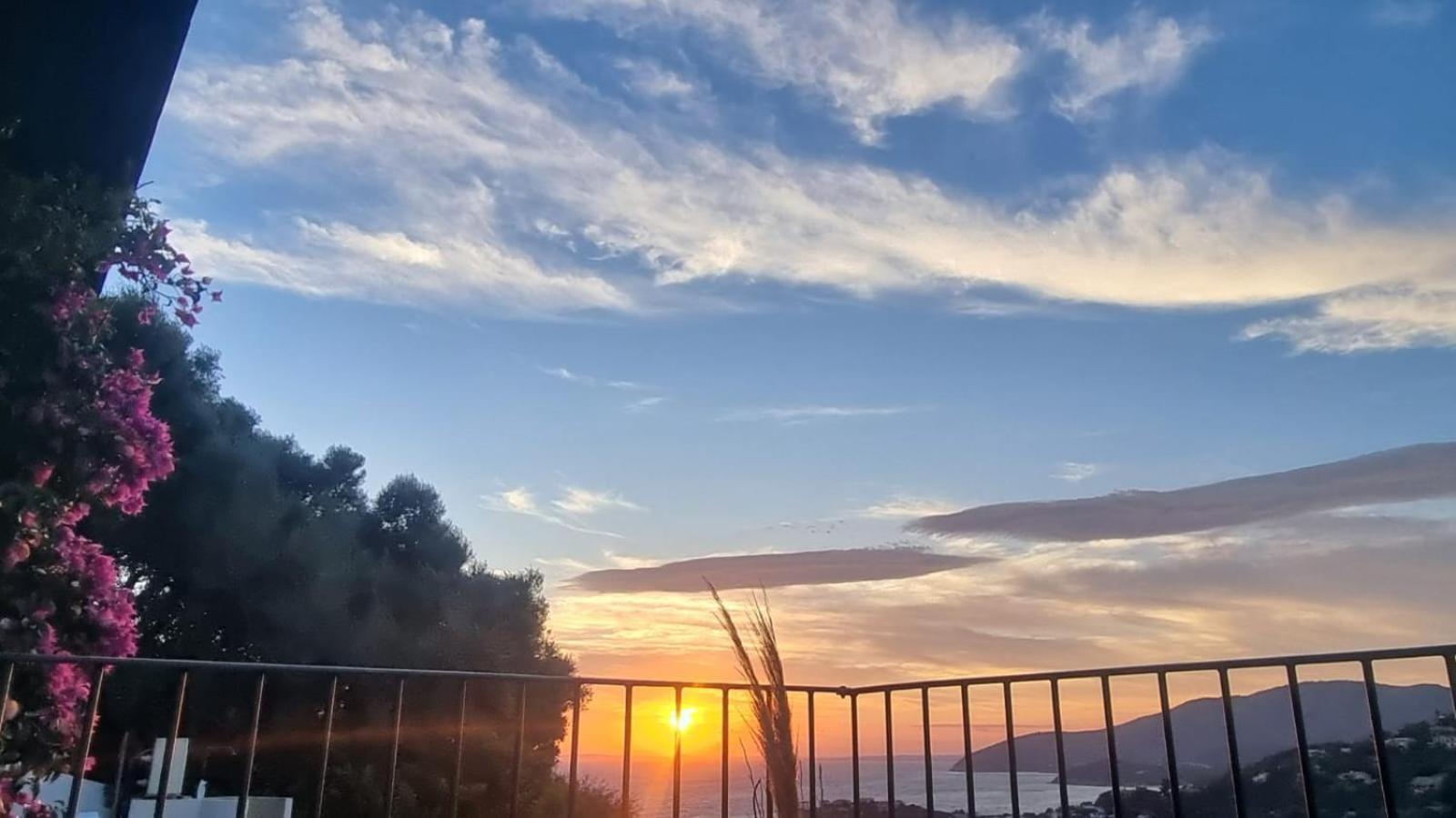 Villetta With Heated Pool And Panoramic View Torre delle Stelle Exterior photo